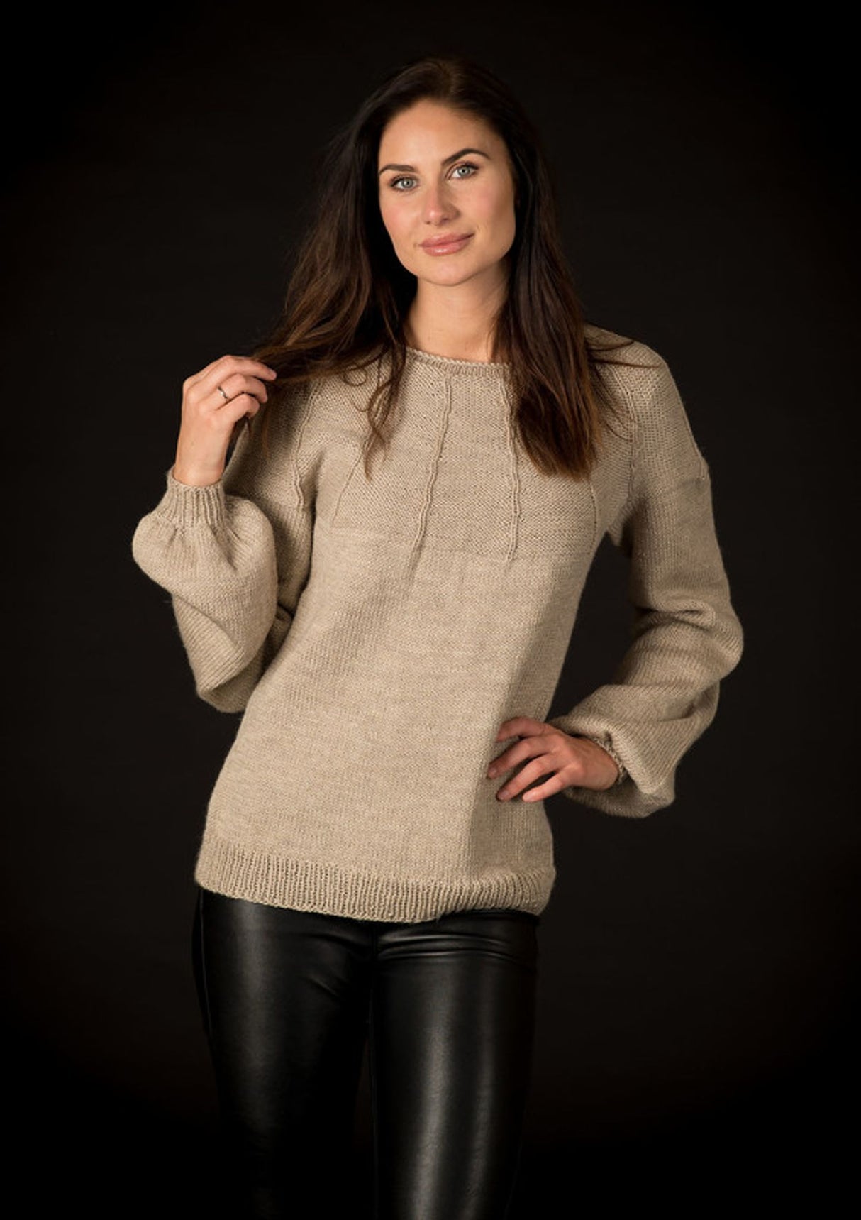 Sweater with balloon sleeves/regular sleeves