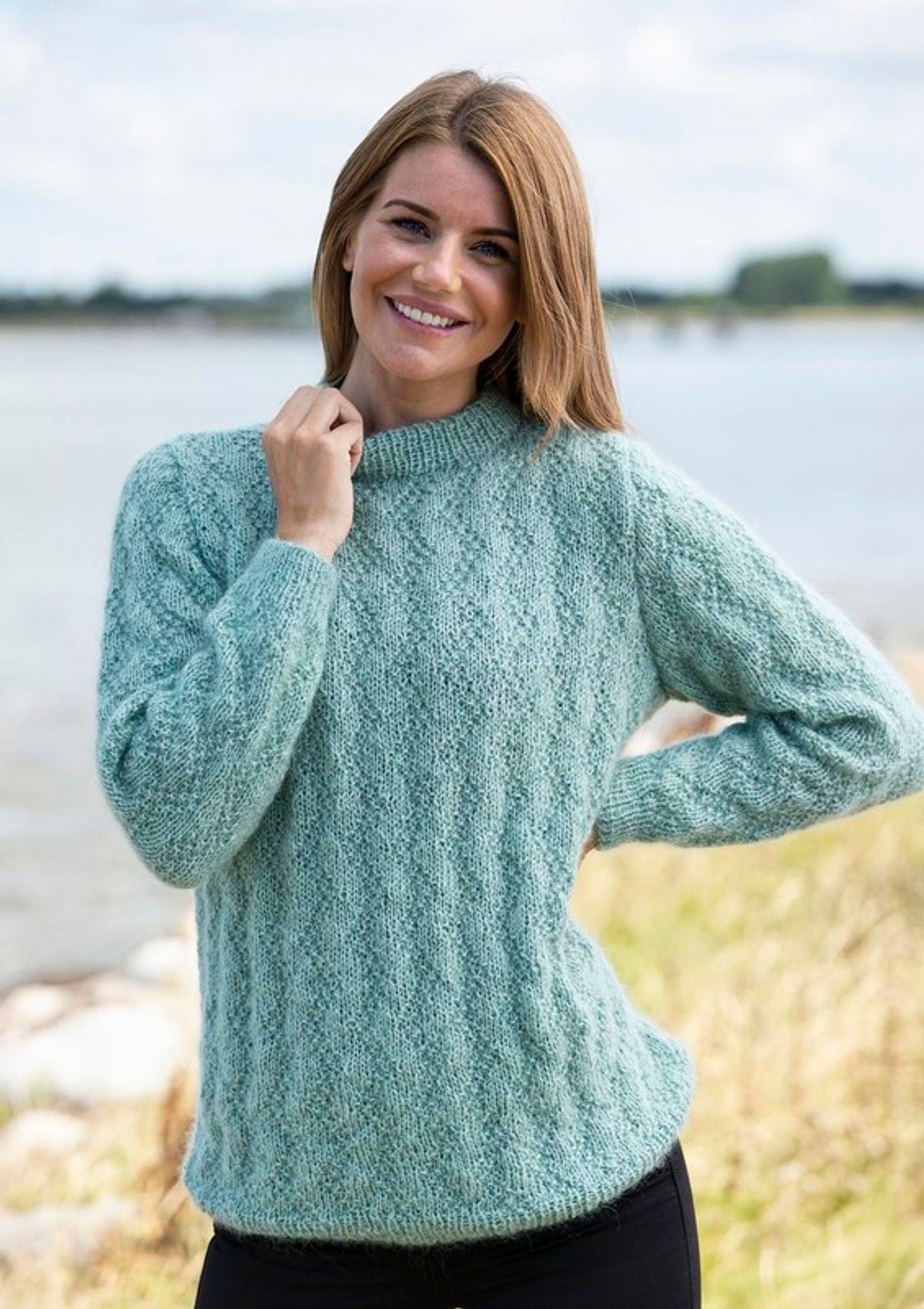 Sweater with knit and purl pattern