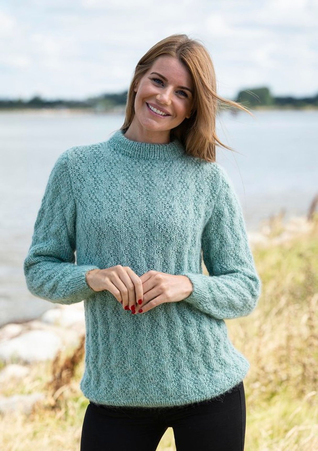 Sweater with knit and purl pattern