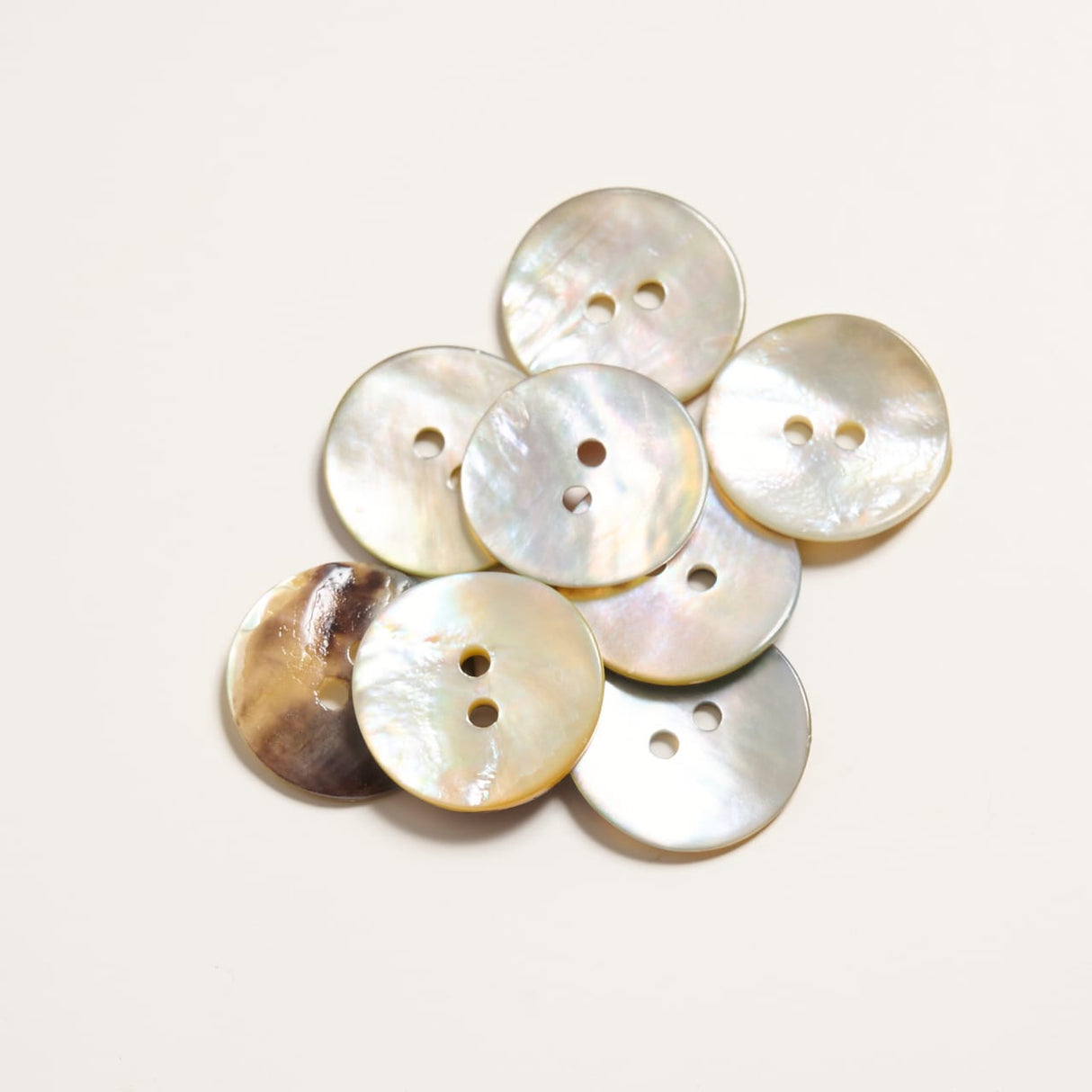 Mayflower Create Buttons - Pearl (8 pcs.)