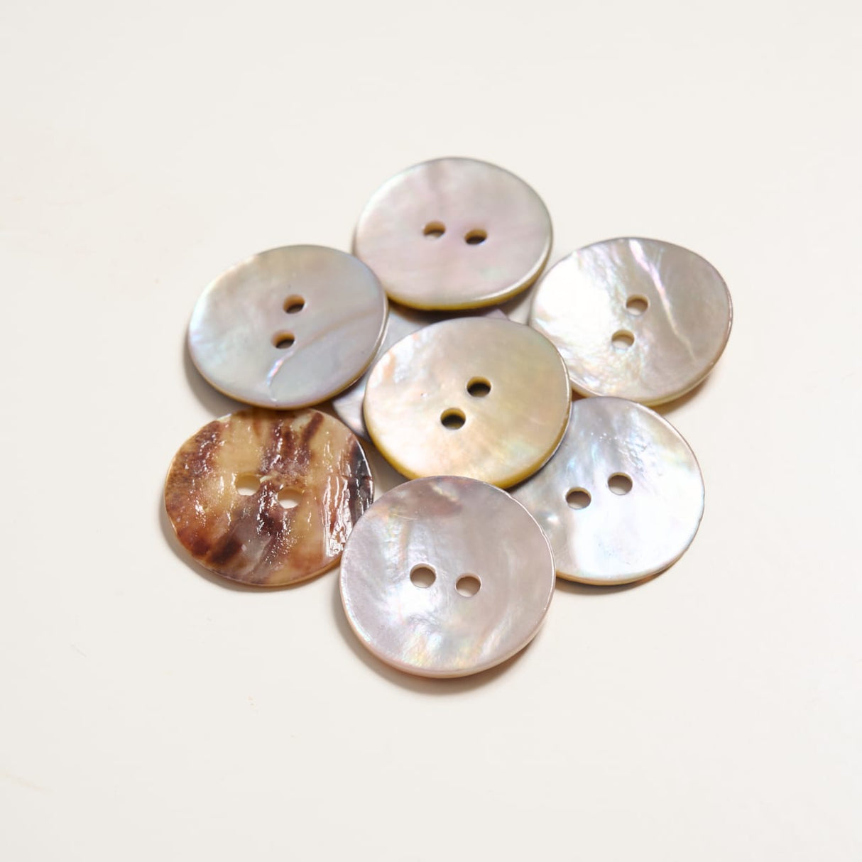 Mayflower Create Buttons - Pearl (8 pcs.)