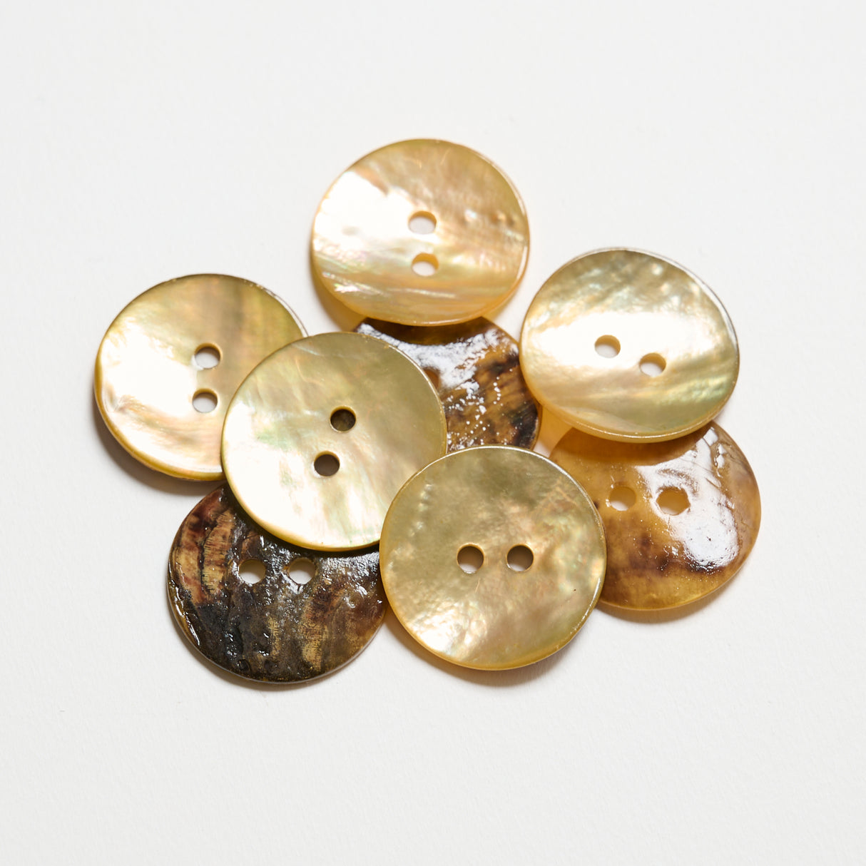 Mayflower Create Knapper - Pearl 15-20mm - 8 stk/pr pose