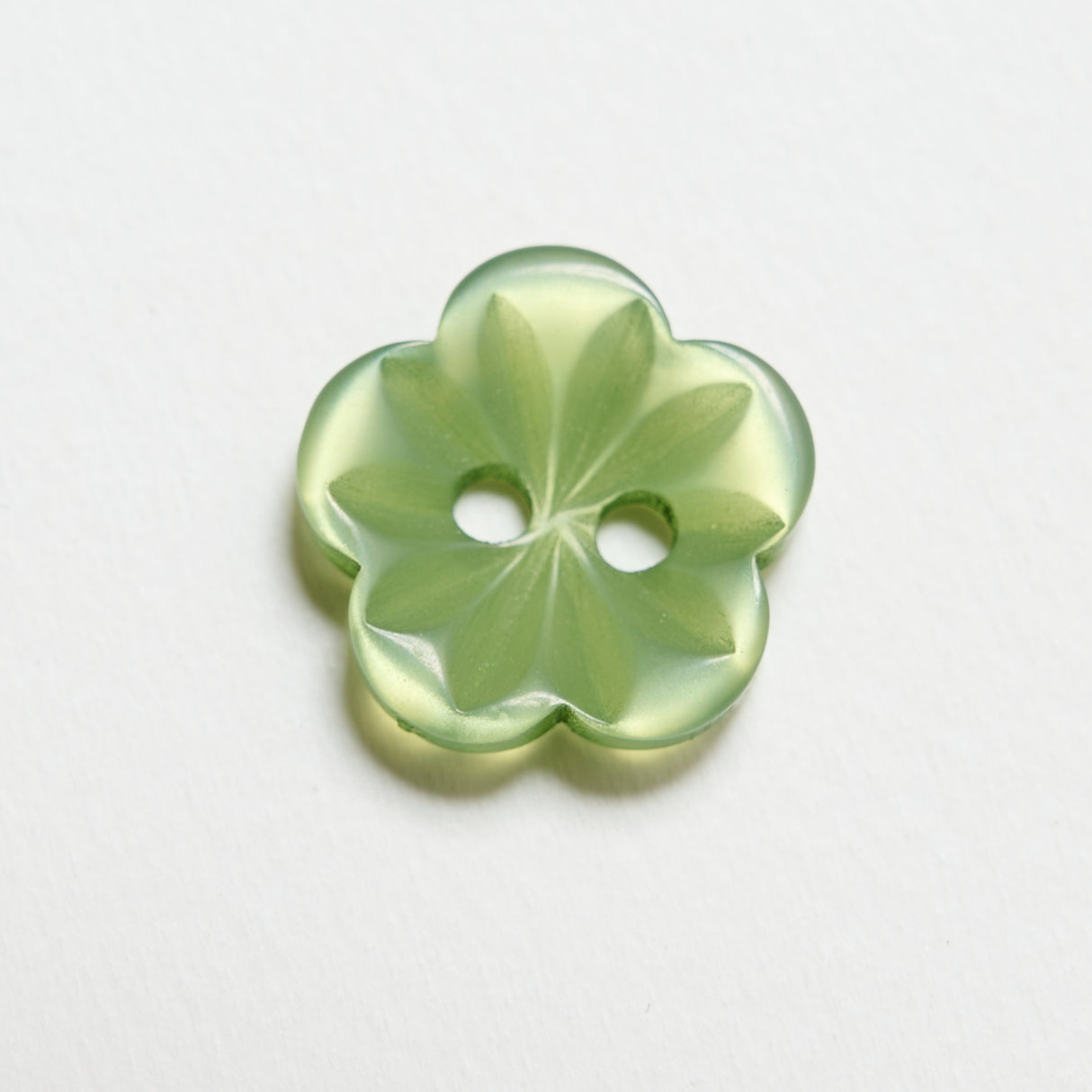 Mayflower Create Buttons - Clear Flower (8 pcs.)