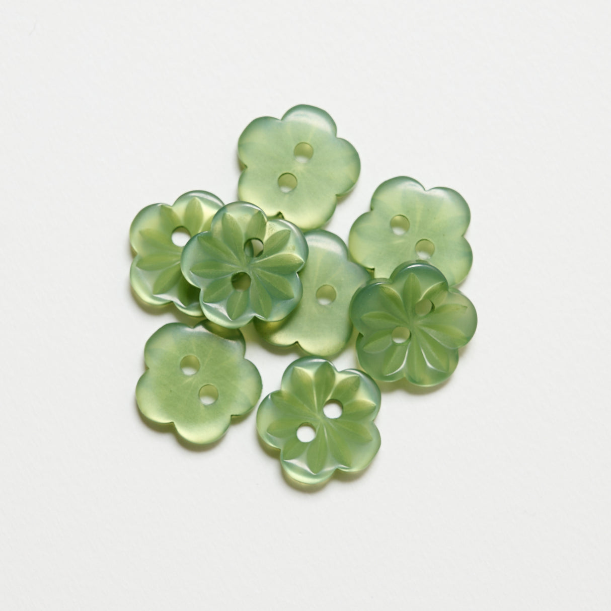 Mayflower Create Buttons - Clear Flower (8 pcs.)