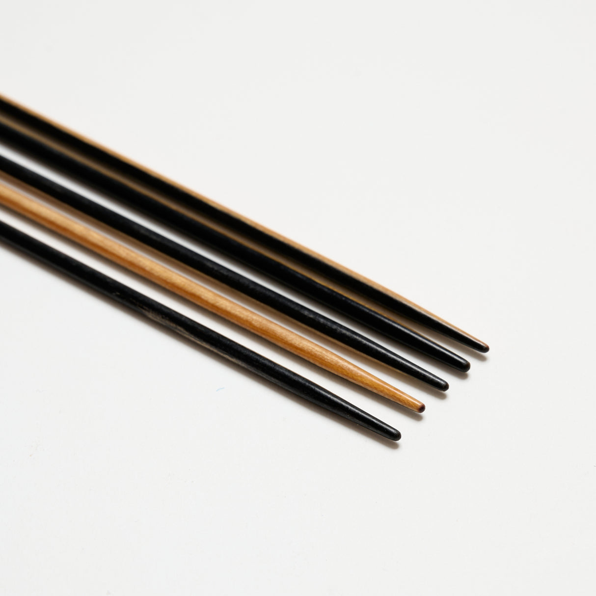 Mayflower Create Black & White Double-pointed needles