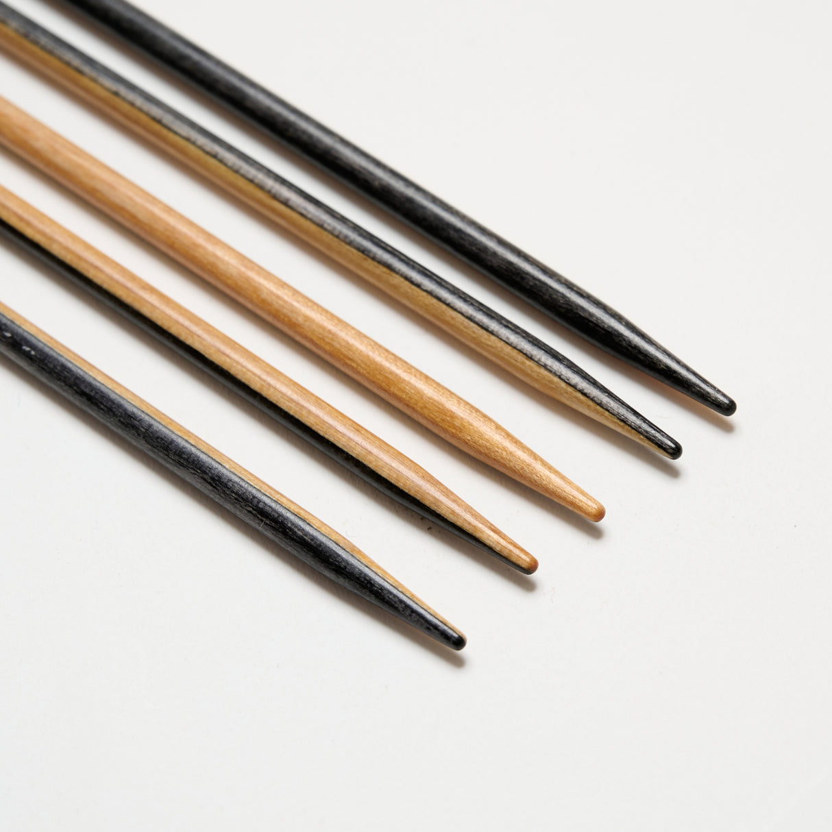 Mayflower Create Black & White Double-pointed needles