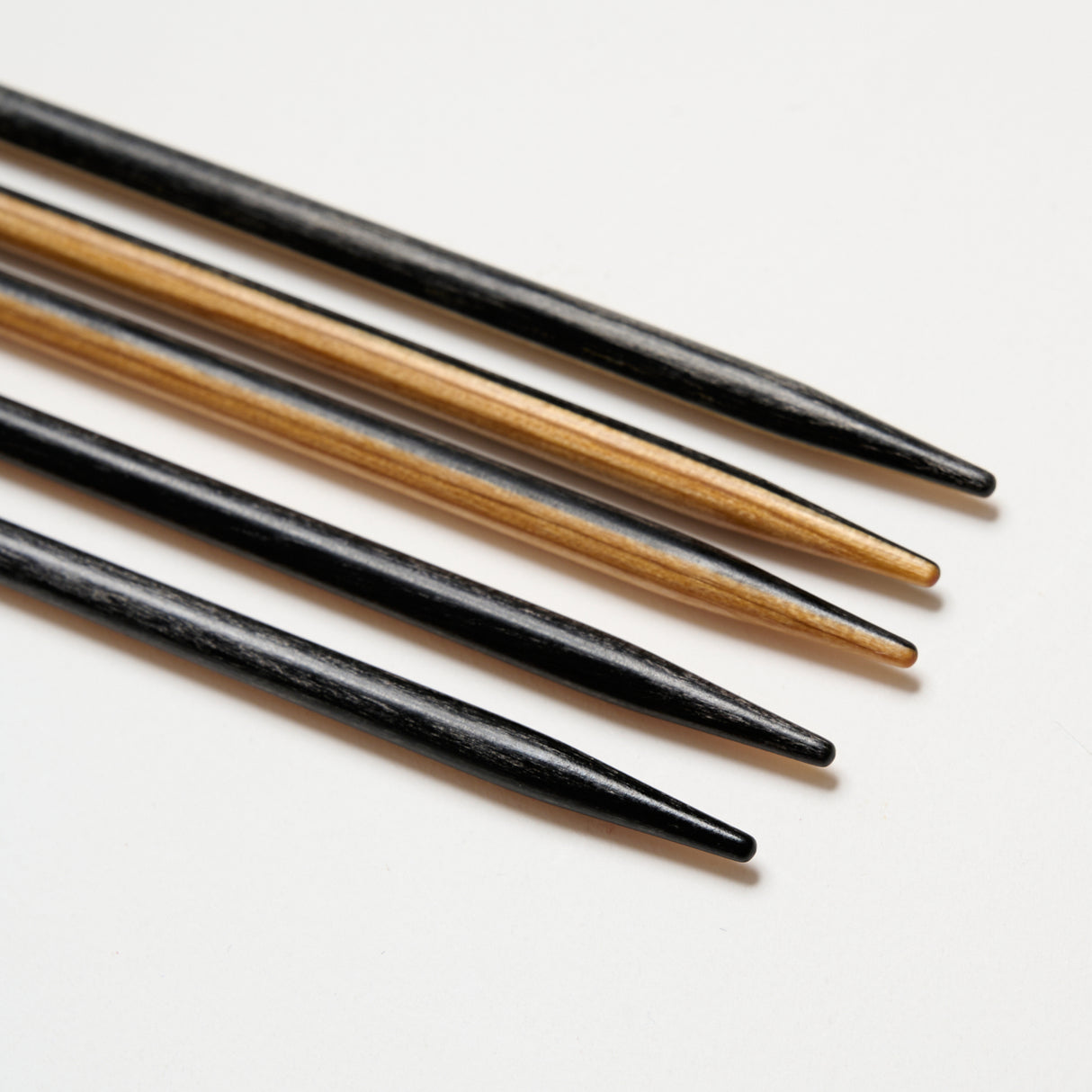 Mayflower Create Black & White Double-pointed needles