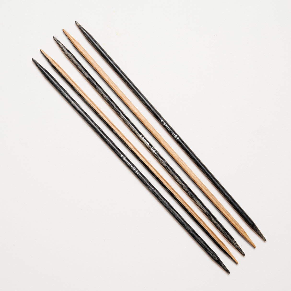 Mayflower Create Black & White Double-pointed needles