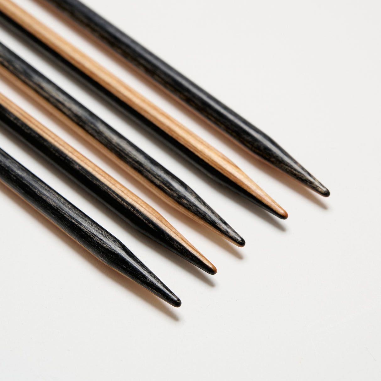 Mayflower Create Black & White Double-pointed needles
