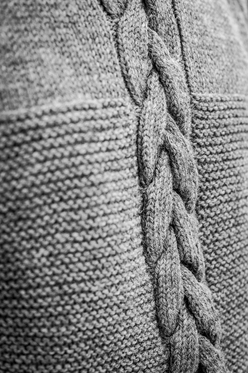 Cable-knit Sweater with braid