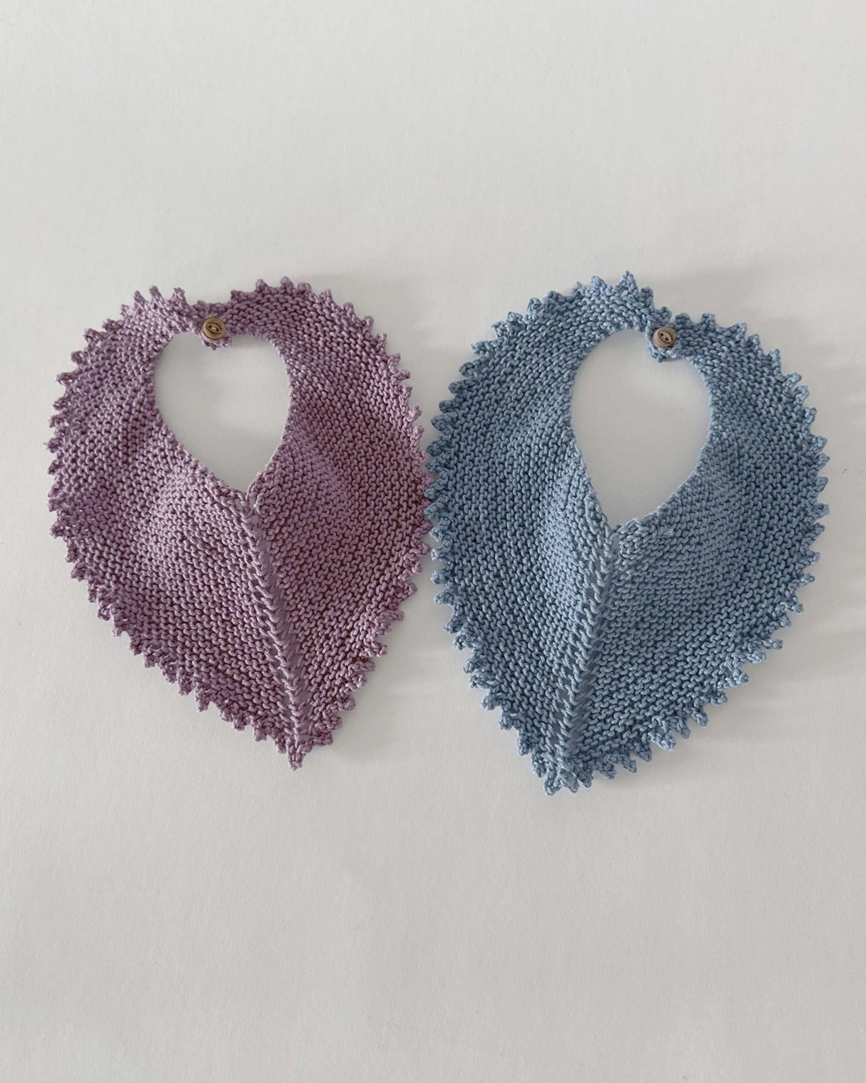 Knitted bib Pattern