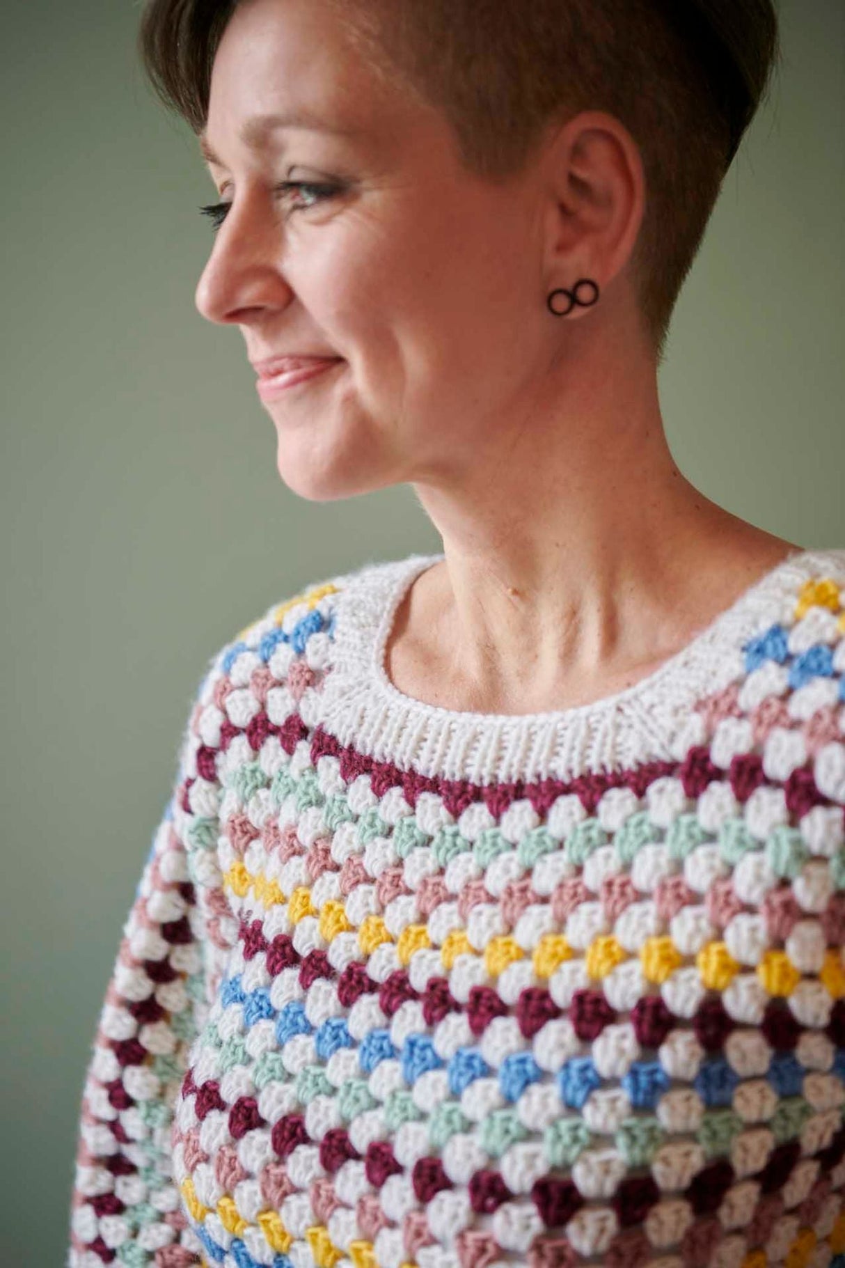 FR16 - Crocheted blouse with stripes