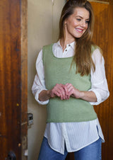 Vest with rolled edges 