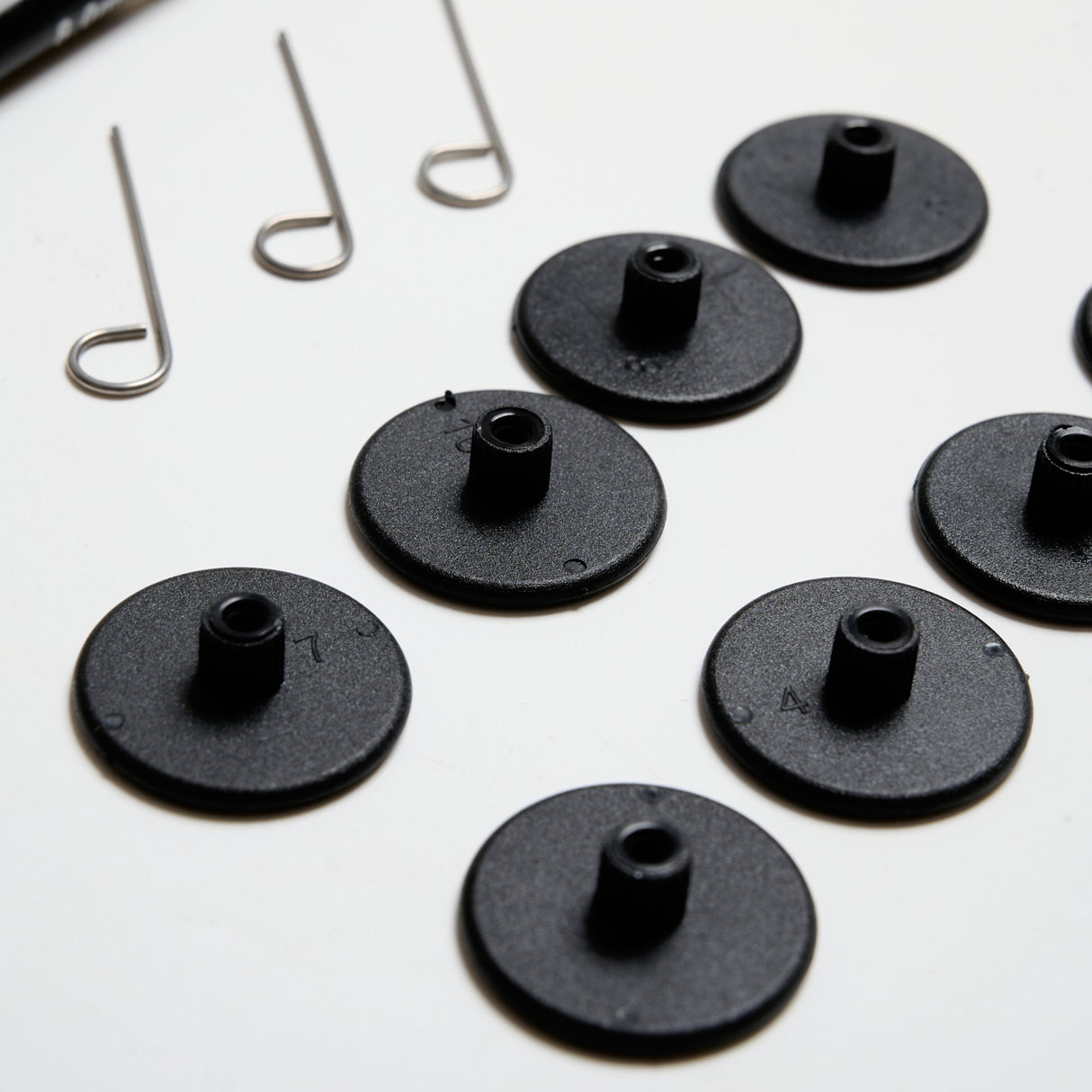 Create Black & White Replacing round sticks set