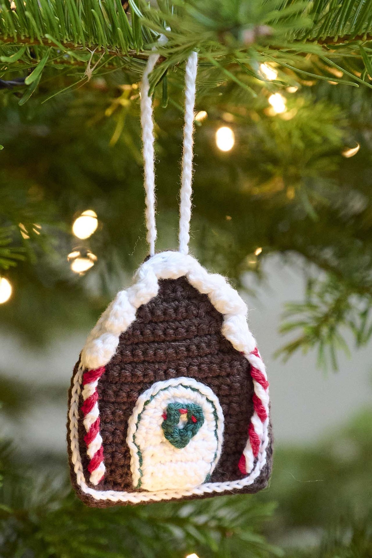 Crochet Christmas gingerbread house