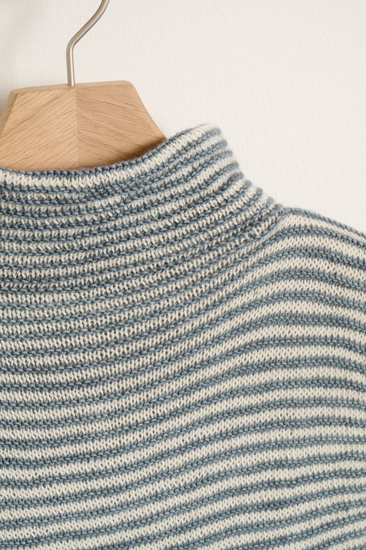 FR10 - Top with turtleneck and ribbing 