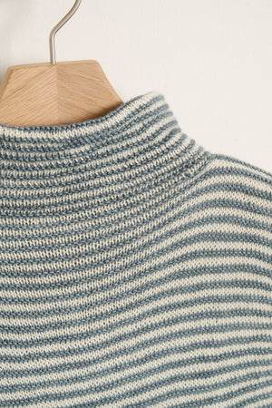 FR10 - Top with turtleneck and ribbing 