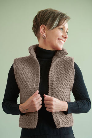 FR62 - Vest with braided pattern