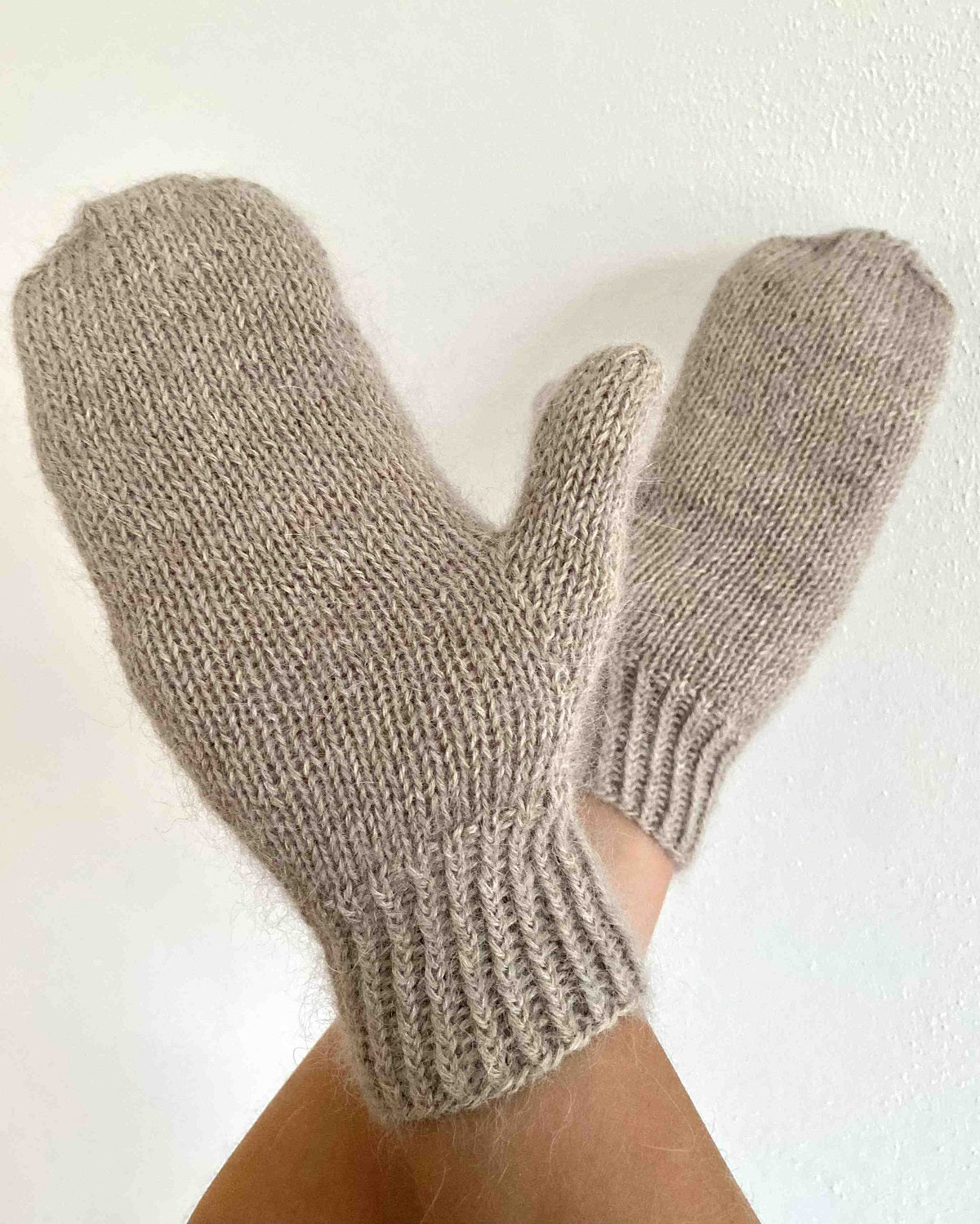 Shell mittens