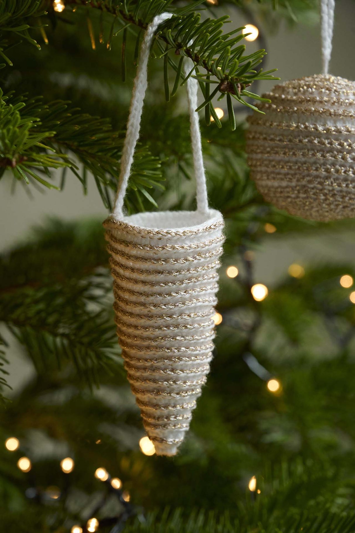 Crochet Crochet House and Christmas Ball