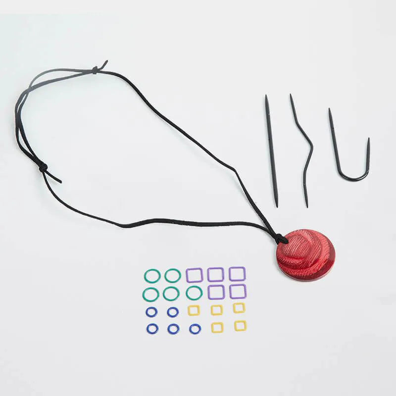 Magnetic Necklace Cherry Berry 